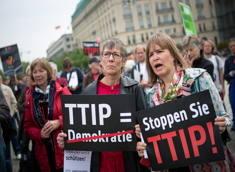 TTIP wird von der Öffentlichkeit als undemokratische Bedrohung empfunden. Foto: Christian Mang / Campact