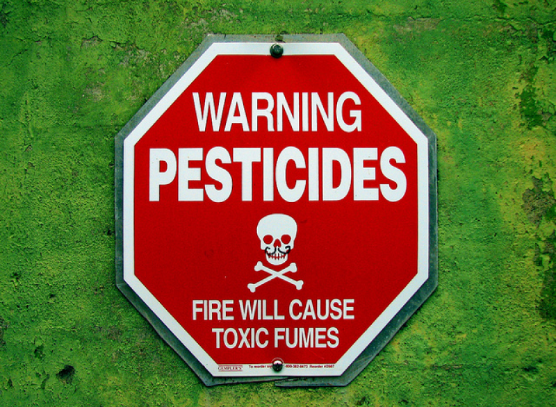 Pestizide Herbizide Gift