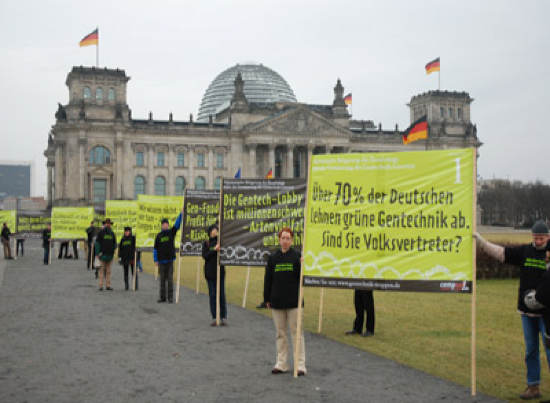 Campact Plakat-Aktion Bundestag