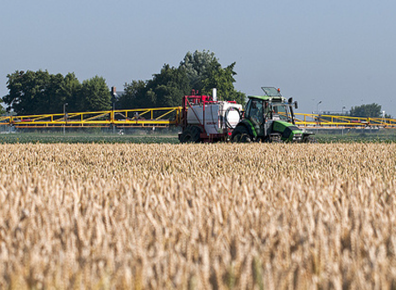 Pestizide Herbizide Traktor